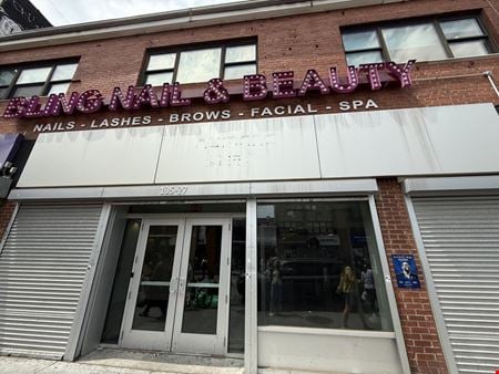 Retail space for Rent at 13527 Roosevelt Ave in Flushing