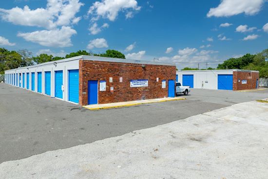 Industrial Storage & Work Bay Property