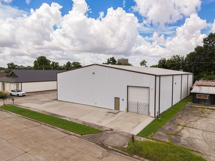 ±8,400 SF Like-New Warehouse with Three-Phase Power