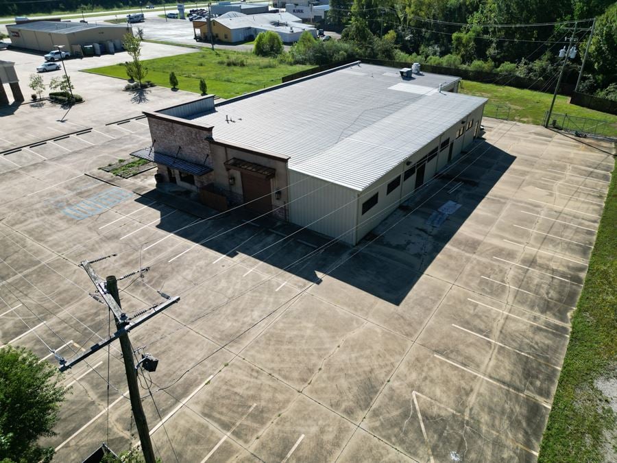 Former Doe's Restaurant - Florence, MS