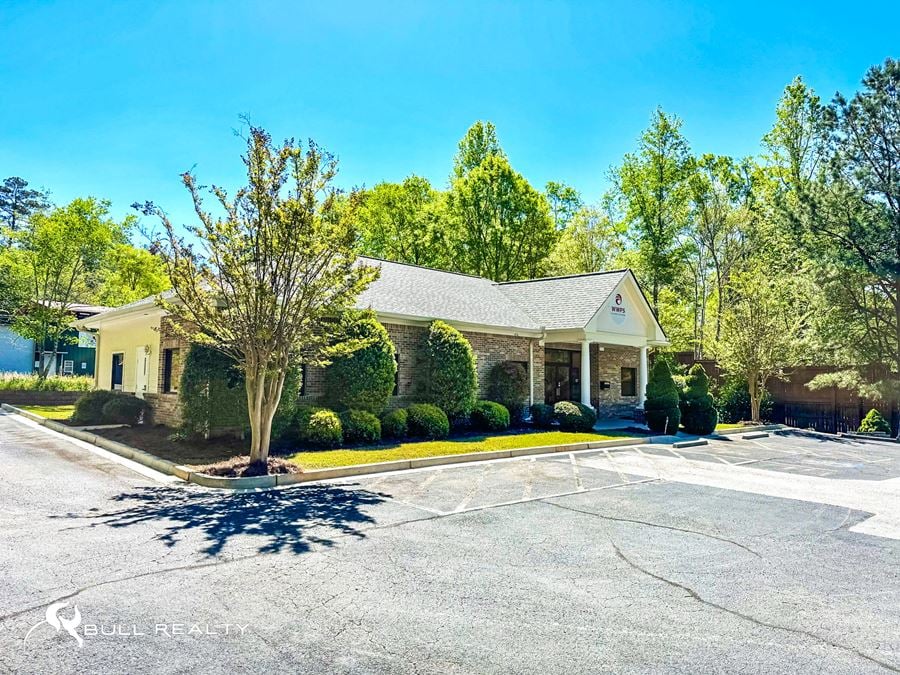 ±2,214 SF Freestanding Office
