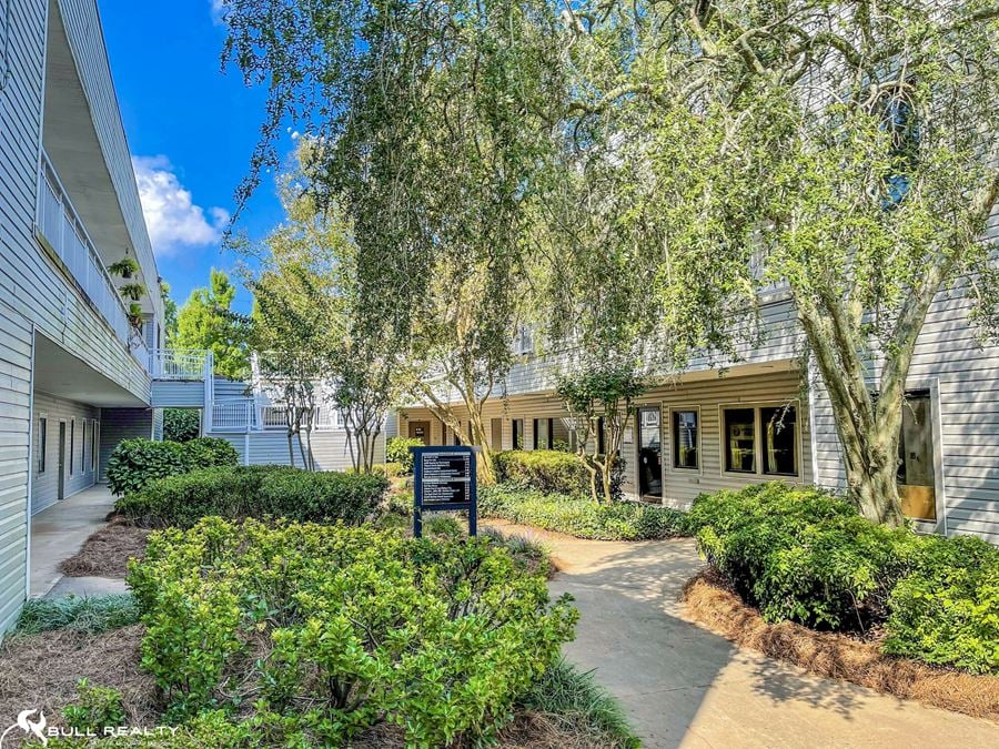 Sandy Springs Wellness Center | Two Office Suites | ±1,127 SF & ±886 SF