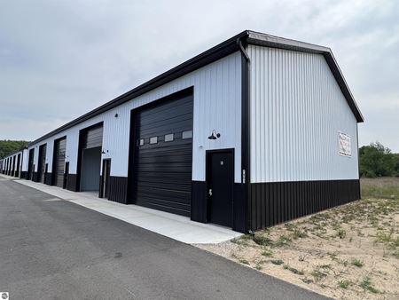 Photo of commercial space at 7450 Bellaire Hwy in Bellaire