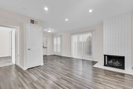 1942 Desert Cir