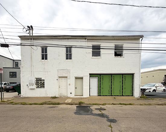 210 E 3rd St