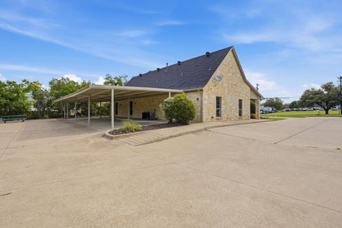 914 Foster Lane