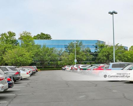 Photo of commercial space at 300 North Point Pkwy in Alpharetta