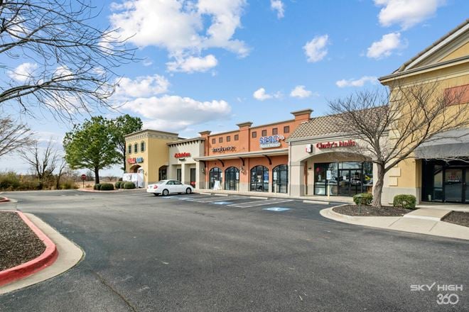 Tuscany Square Plaza