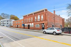 90 Main St