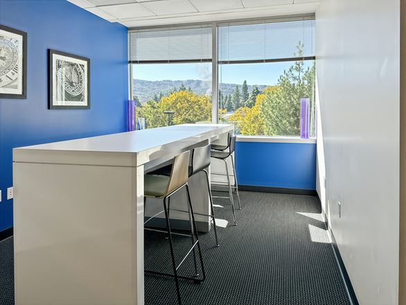 CA, Pleasanton - Corporate Commons