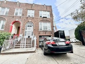 Two family house with an large empty lot for sale in Brooklyn