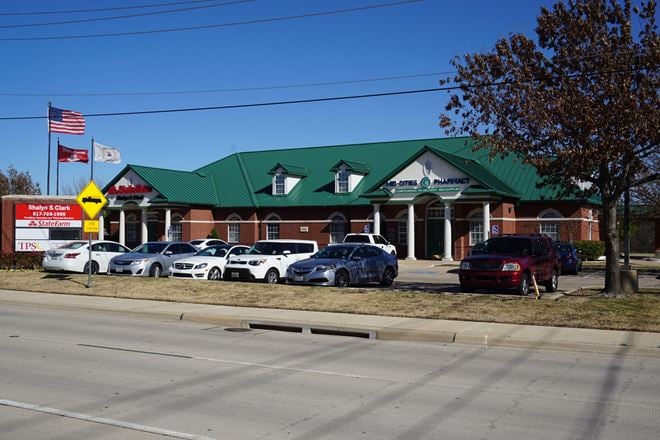 2000 Precinct Line Rd