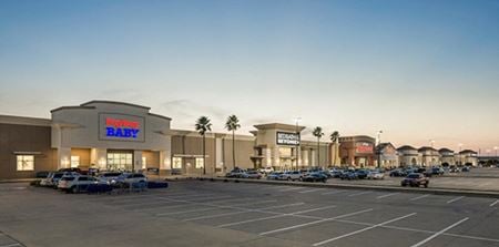 Retail space for Rent at Willowbrook Plaza in Houston