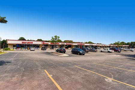 Commercial space for Rent at 606-660 E. Golf Rd.  in Arlington Heights