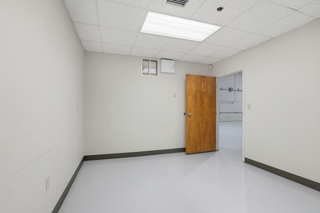Industrial flex Space for Lease in Newburyport Seacoast Business Park