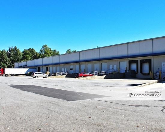 Peachtree Industrial Center - 1400 Northbrook Pkwy
