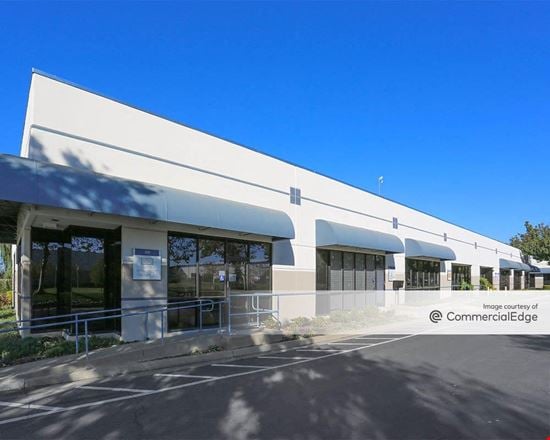 Port Plaza Business Center