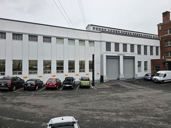 Fully Equipped Wet Manufacturing & Storage Facility