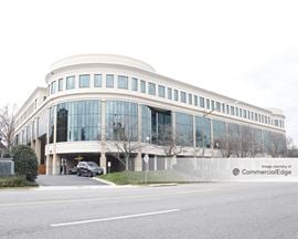 McLean Plaza - 6849 Old Dominion Drive