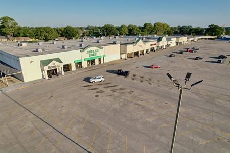 Retail space for Rent at 2001 NW Evangeline Thruway in Lafayette