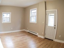 5-61 Fairview Ave