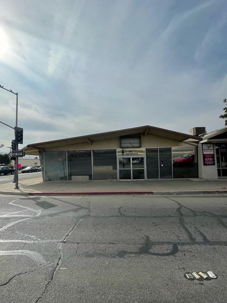 ±1,420 SF Retail Storefront Building in Arvin, CA - Arvin