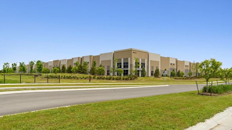 Romulus Trade Center Building 2