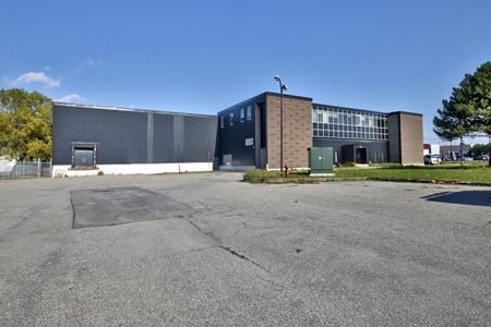 Photo of commercial space at 255 Montée de Liesse in Saint Laurent