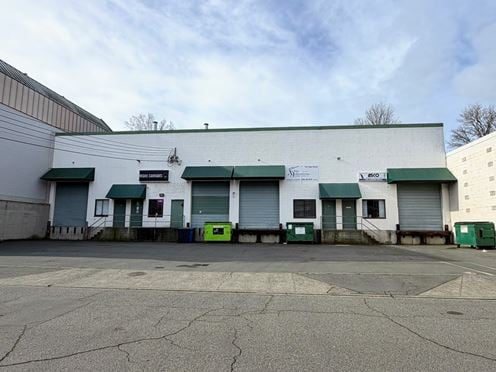 734 Tyee Rd