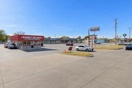 Retail space for Rent at 904 SW 4th St in Moore