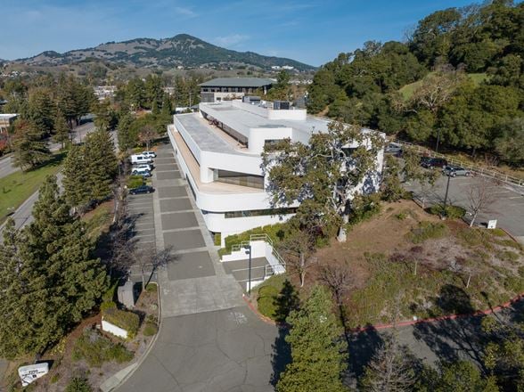 7200 Redwood Blvd