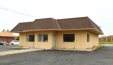Retail space for Rent at 3411 S. Saginaw Street in Burton
