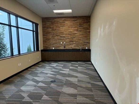 3204 NW 38th Cir, Suite F