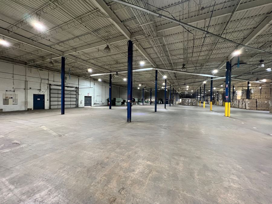 121,600 SF Warehouse Space