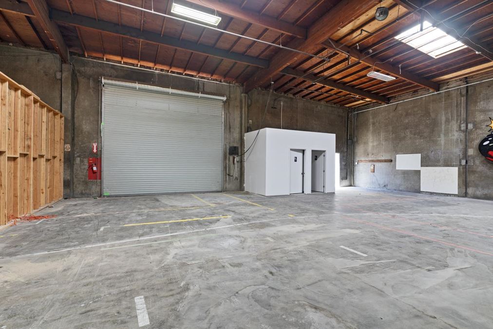 "Unlock Your Storage Solutions in Gardena: Prime Warehouse Space Available Now!"