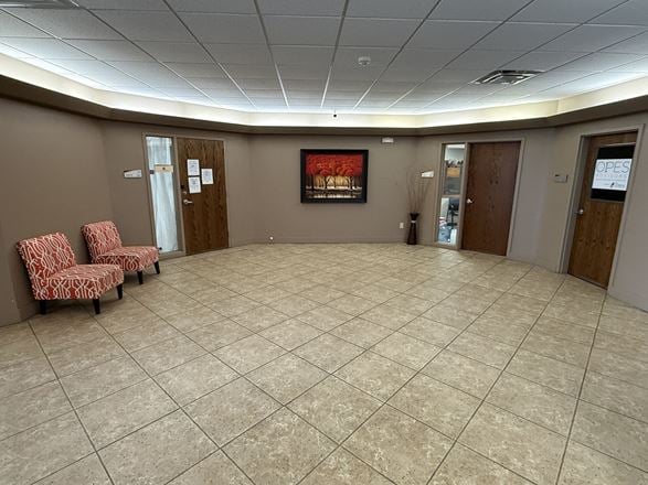 868 SF Corner Office Suite