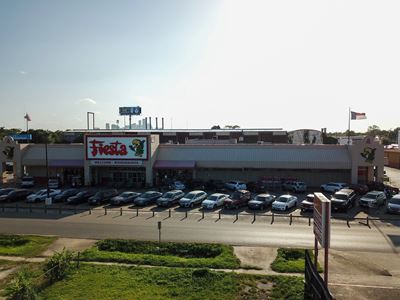 Lyons Ave Shopping Center