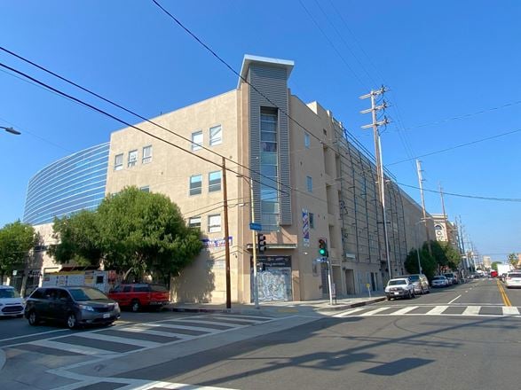 LA Fashion Mart Showrooms & Offices!