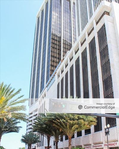 2 S biscayne Blvd