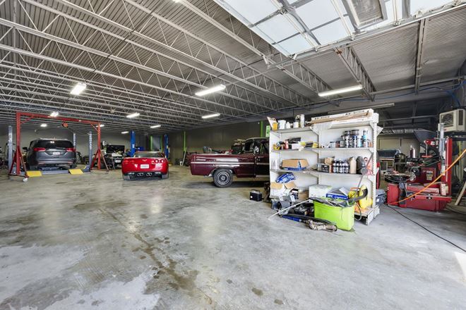 1004 N Main St