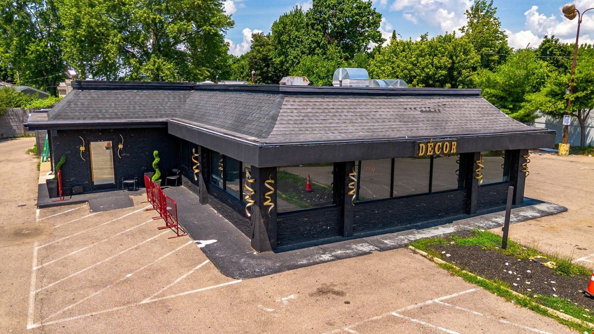 Restaurant/Bar in Cincinnati, OH - For Sale