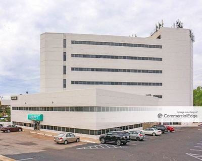 5909NW - 5909 Northwest Expressway