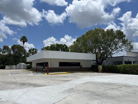 Photo of commercial space at 2634 Winkler Ave in Fort Myers