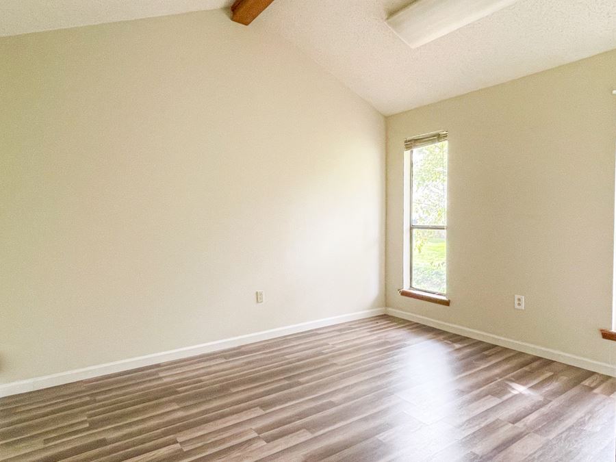 First Month Free – Recently Renovated Office Suites for lease on Summa Ave