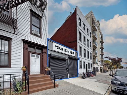 1,600 SF | 566 7th Avenue | Vented Stand Alone Retail Space for Lease