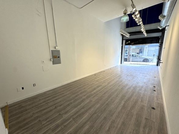 Fashion D. Commercial Lofts/Showrooms