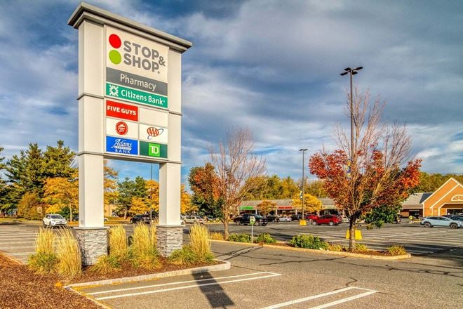 Pittsfield, MA - Stop & Shop Plaza