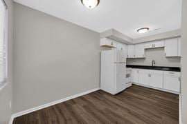 1623 Portage