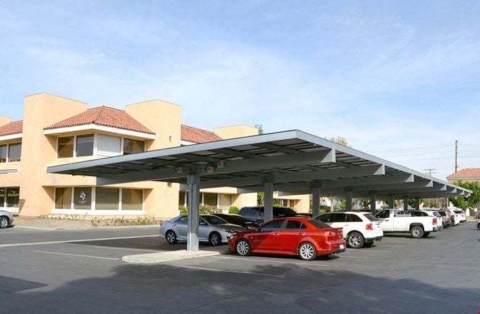Plaza de Oro (Executive Suites)