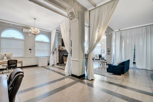 870 Vine Street